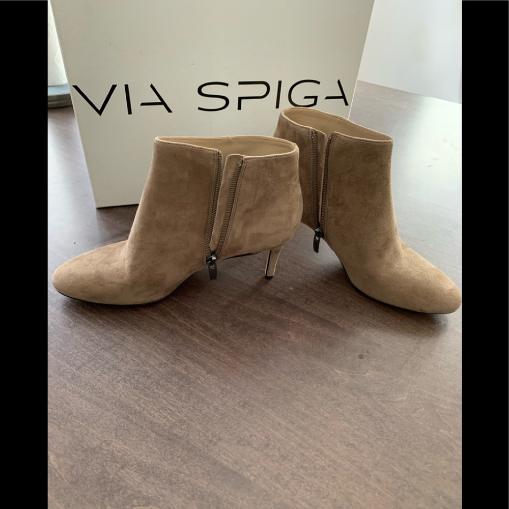 SUEDE BOOTIES